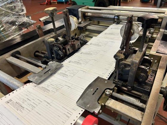 1990 Bama Continuous forms collator