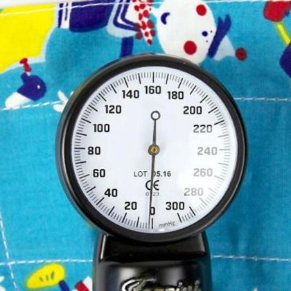 小児血圧モニター