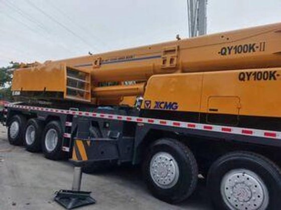 XCMG 100 TONS CRANE