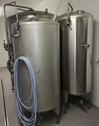 貯蔵タンク[8個]