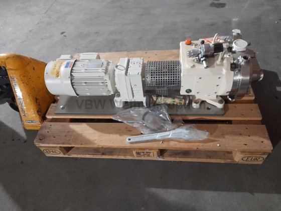 ロータリーローブポンプ