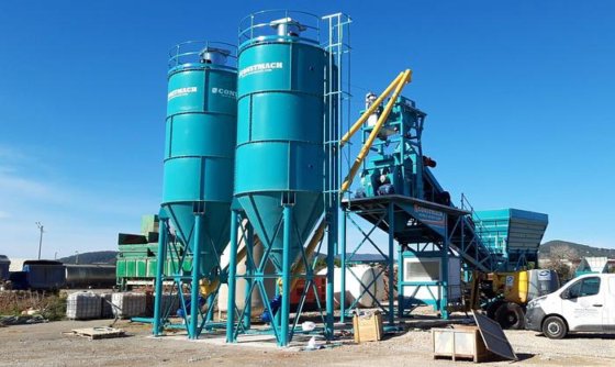コンクリート混合プラント
