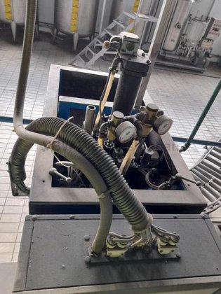 ボトルデクレーター