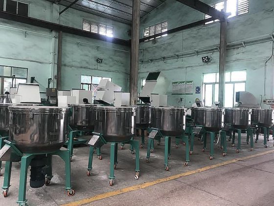 用于塑料颗粒注射机的混色机