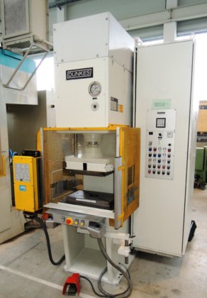 1990 DUNKES HZS 25 CNC