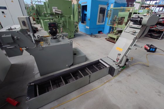 2001 DECKEL MAHO DMC 63