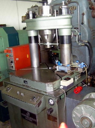 1977 STROMMEL & VOOS SV-800/400