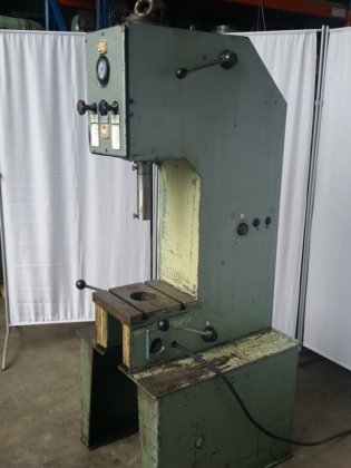 1964 ZEULENRODA PYTE 2,5 x