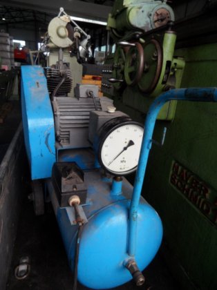 HARZER Kompressorenwerk AHS1-40/70V in Staufenberg,