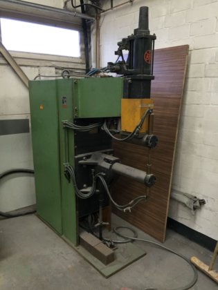ARO 2210 B (120 kVA)