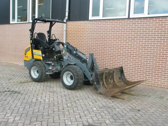 2020 GiANT G2200E