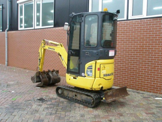 2017 Komatsu PC16R-3HS