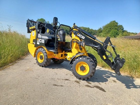 2023 JCB 403 Agri