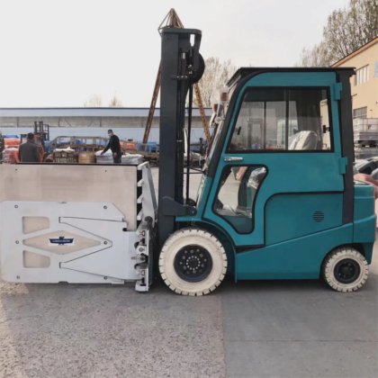 Chariot élévateur à contrepoids électrique