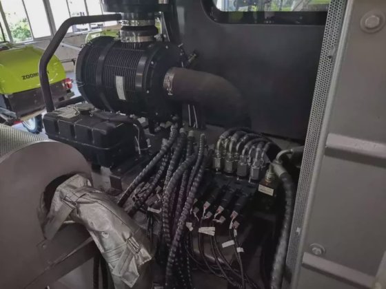 230hpハーベスター