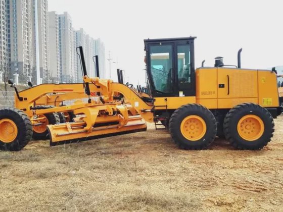 Motorgrader van 210 pk