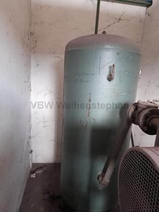 エアーコンプレッサー