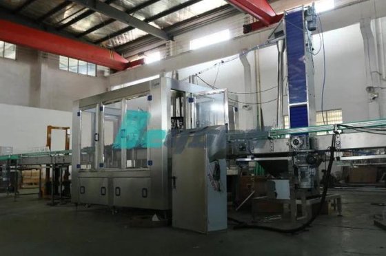 玻璃瓶啤酒罐灌装封口生产机 压盖啤酒装瓶机出售