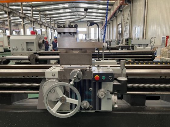 Manual Pipe Threading Lathe for Accurate Industrial Applications in ...