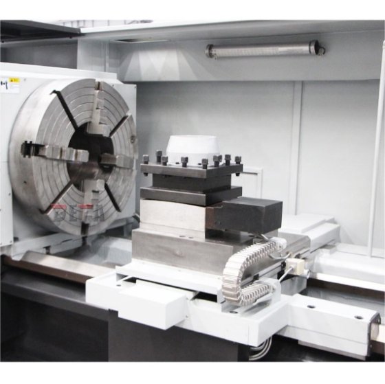 Automatic Lathe for Efficient Pipe