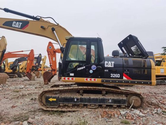 CAT 326D
