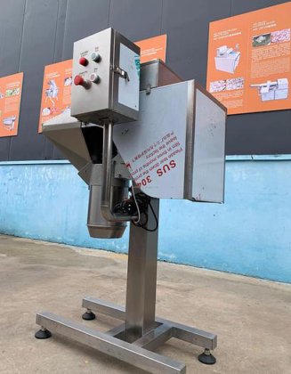 工业级果蔬粉碎机辣椒蒜姜胡萝卜切碎机不锈钢粉碎机批发价