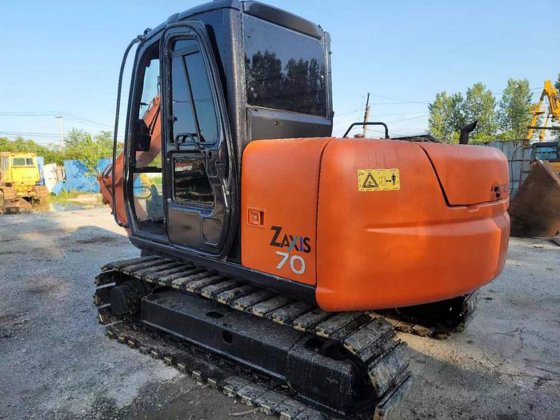 Hitachi ZX70