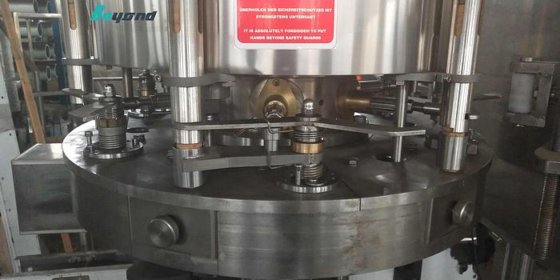 全自动软木塞玻璃瓶旋盖机 冠塞封口机