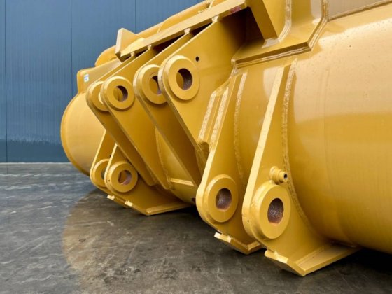 2025 CAT 980 incl. cutting