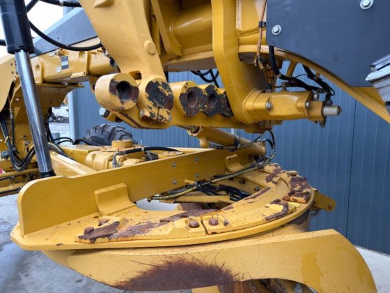 2011 CAT 140M - BAJAS