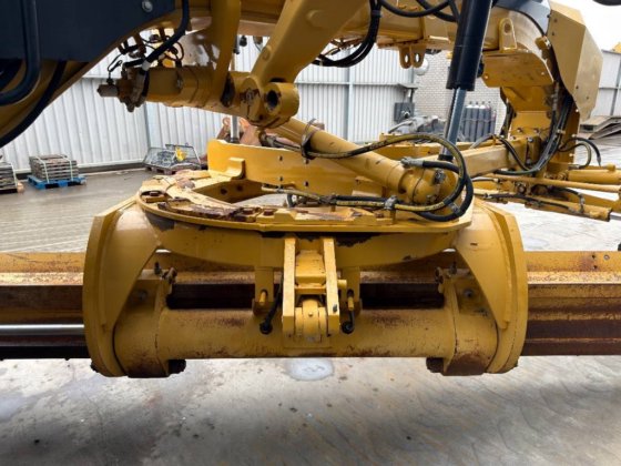 2011 CAT 140M - BAJAS