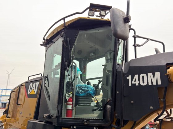 2011 CAT 140M - BAJAS