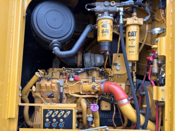 2011 CAT 140M - BAJAS