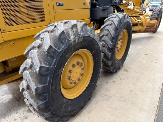 2011 CAT 140M - BAJAS