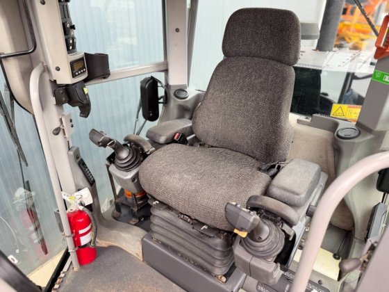 2011 CAT 140M - BAJAS