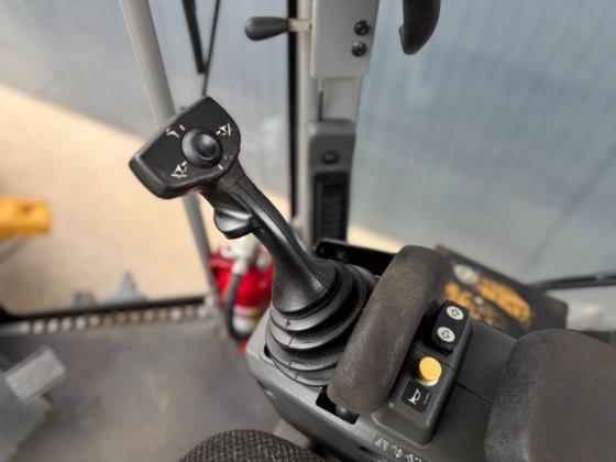 2011 CAT 140M - BAJAS