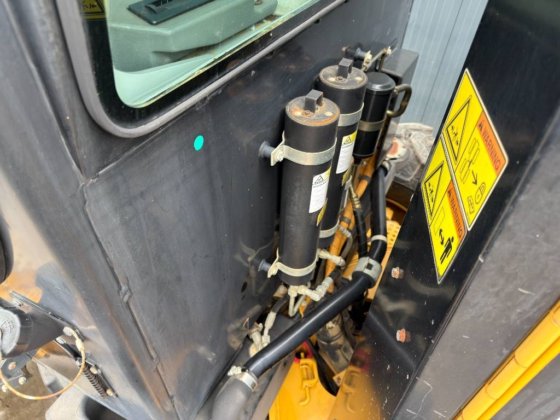 2011 CAT 140M - BAJAS