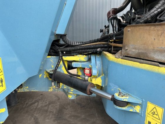 2011 Ammann AV130X