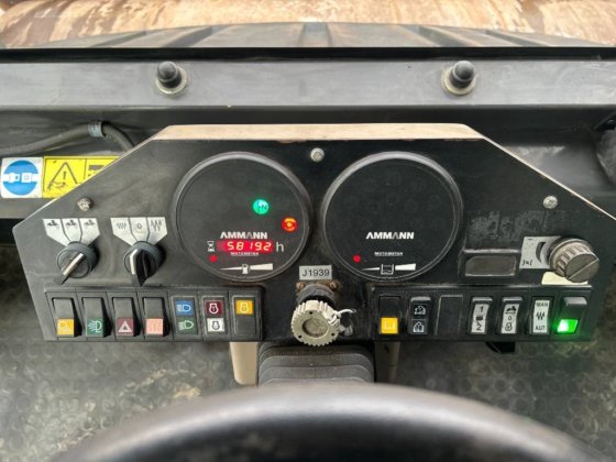 2011 Ammann AV130X