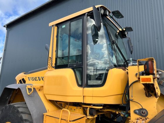 2011年沃尔沃L90F