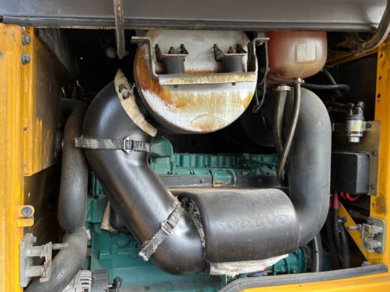 2011年沃尔沃L90F