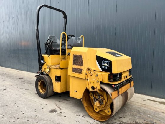 2012 CAT CC24