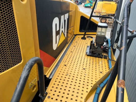 2017年 CAT 735C