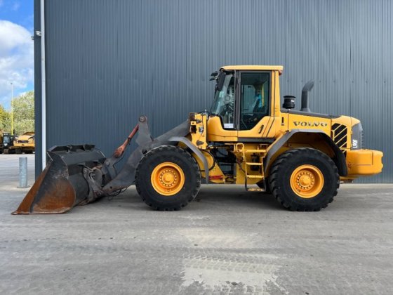 2011 Volvo L90F