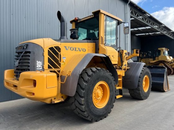 2011 Volvo L90F