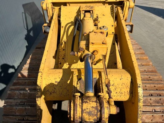 1986 CAT 953 - 鬈鉤?