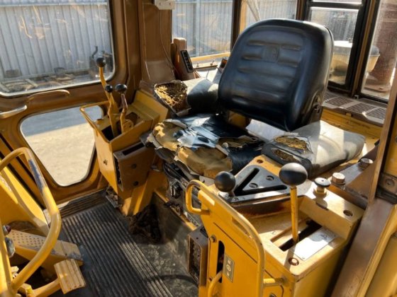 1986 CAT 953 - 鬈鉤?