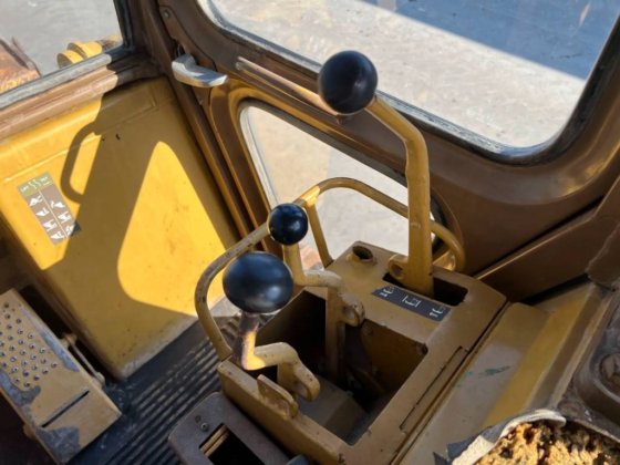 1986 CAT 953 - 鬈鉤?