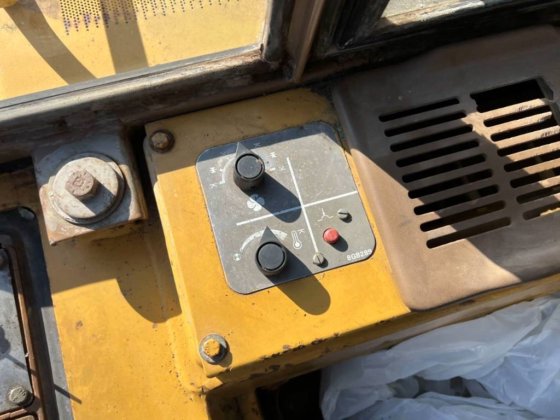 1986 CAT 953 - 鬈鉤?