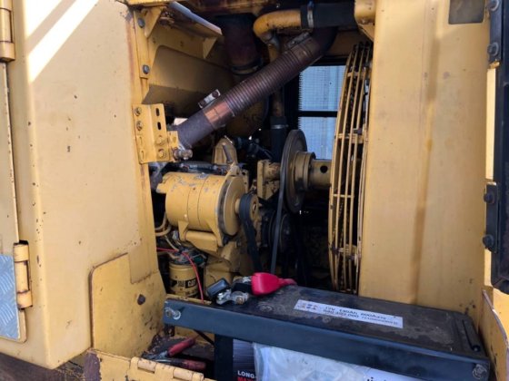 1986 CAT 953 - 鬈鉤?